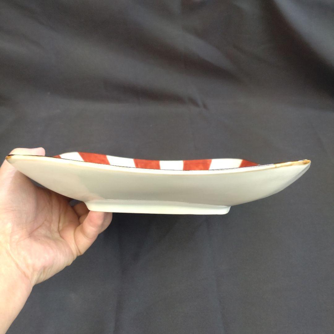 特価品、波佐見焼、花弁市松紋【赤】 ８寸角盛り皿