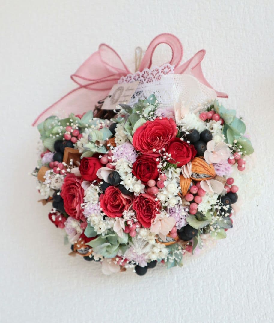 ドライフラワーꕤ︎︎スプレーバラと秋色紫陽花ꕤ︎︎お花いっぱい花籠リースꕤ︎︎