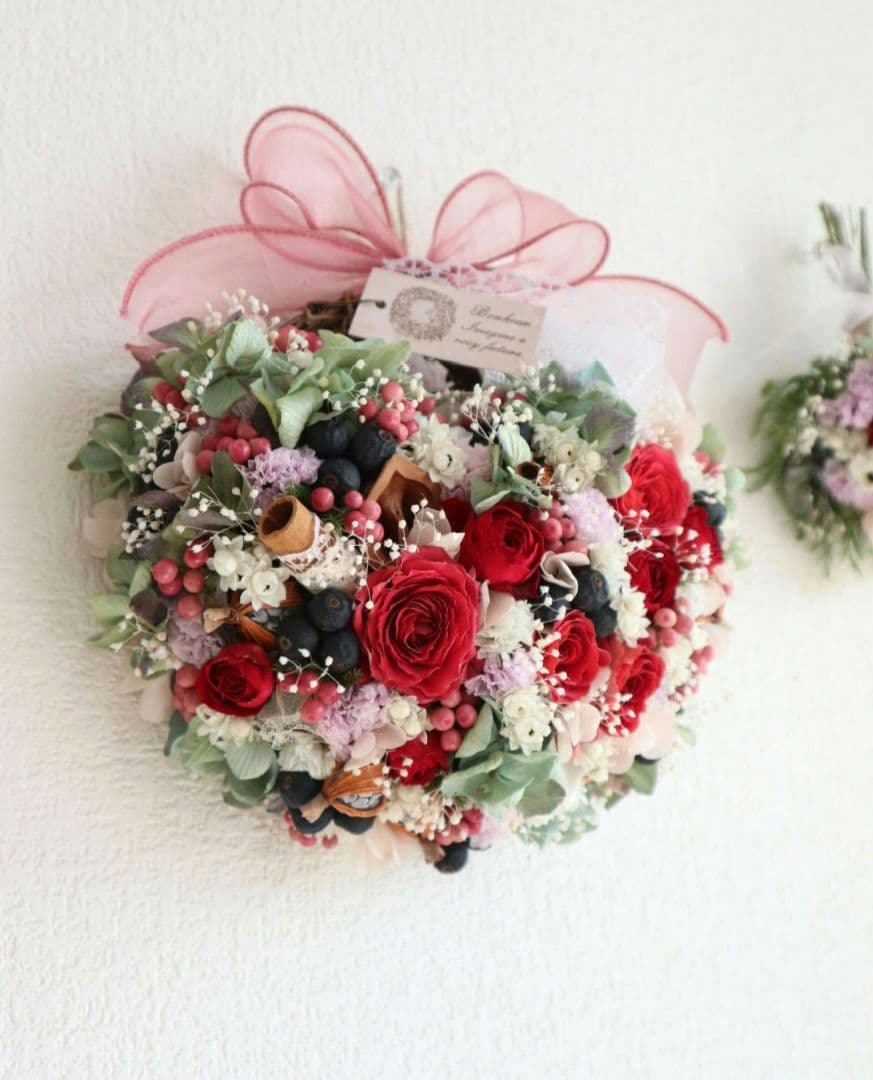ドライフラワーꕤ︎︎スプレーバラと秋色紫陽花ꕤ︎︎お花いっぱい花籠リースꕤ︎︎