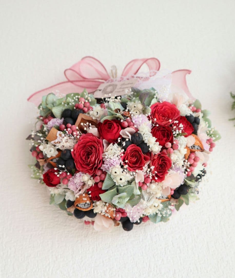 ドライフラワーꕤ︎︎スプレーバラと秋色紫陽花ꕤ︎︎お花いっぱい花籠リースꕤ︎︎