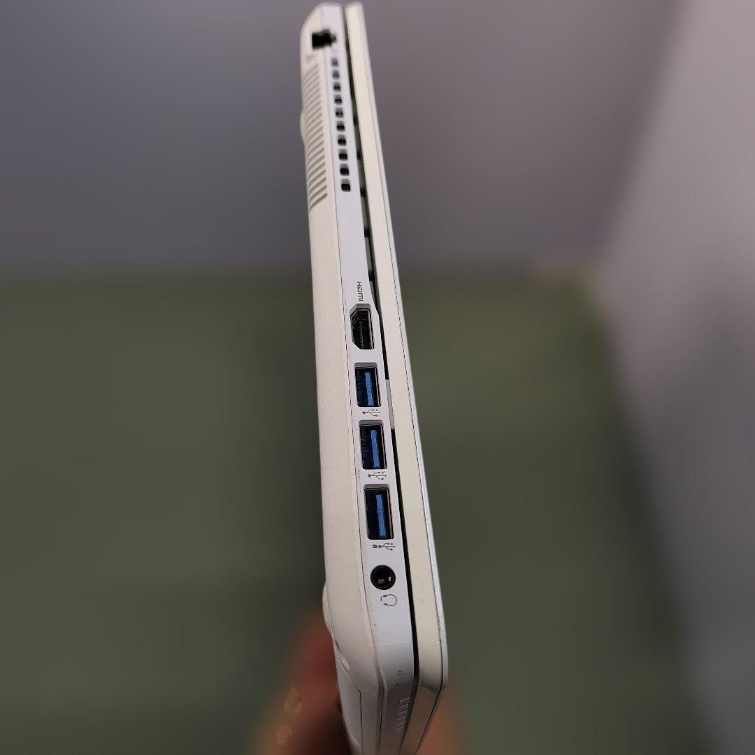 Fujitsu Lifebook ホワイトノートPC