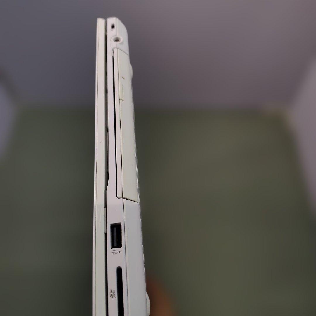 Fujitsu Lifebook ホワイトノートPC