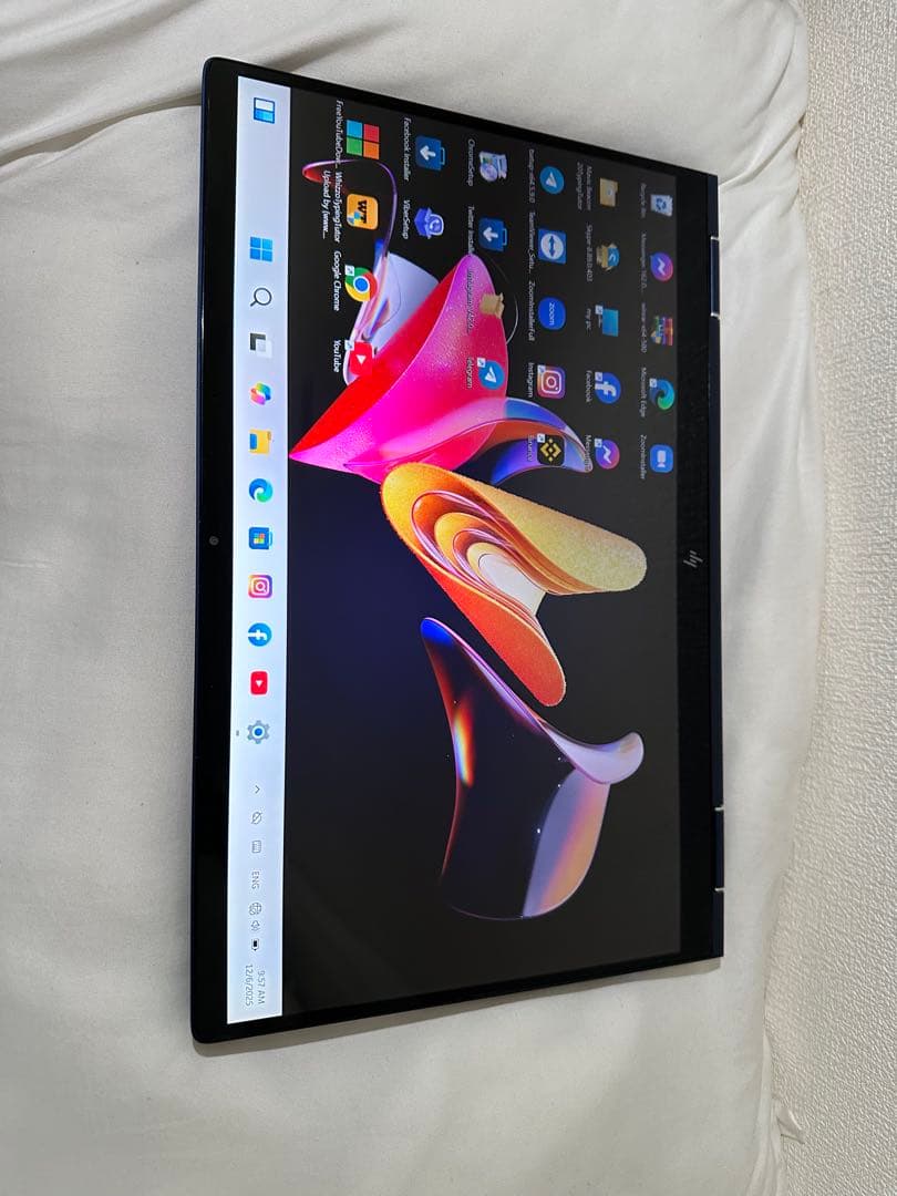 Windowsノート本体 HP elite dragonfly i7 11gen. (x360 )