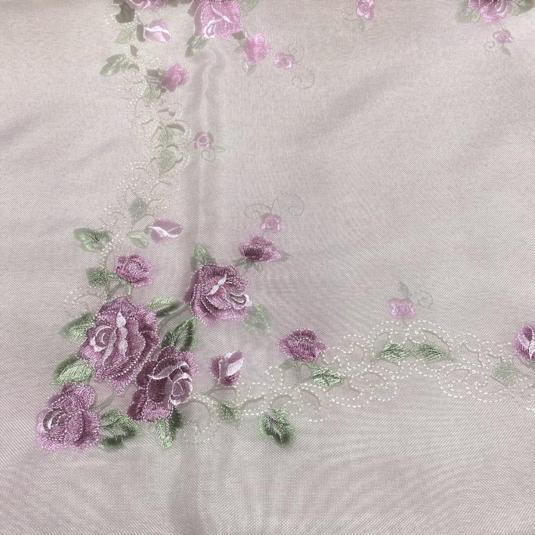 新品未使用　薔薇柄刺繍テーブルクロス 大判　130cm✖️215cm