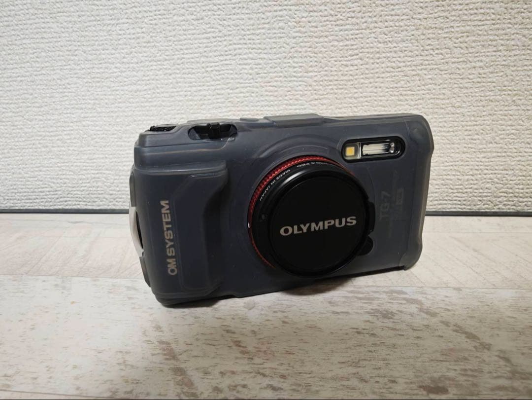 OLYMPUS TG-7 コンパクトデジタルカメラ