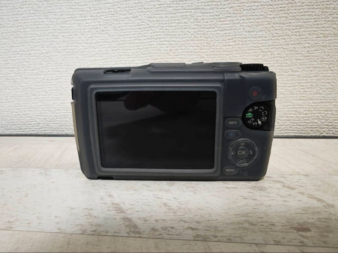 OLYMPUS TG-7 コンパクトデジタルカメラ