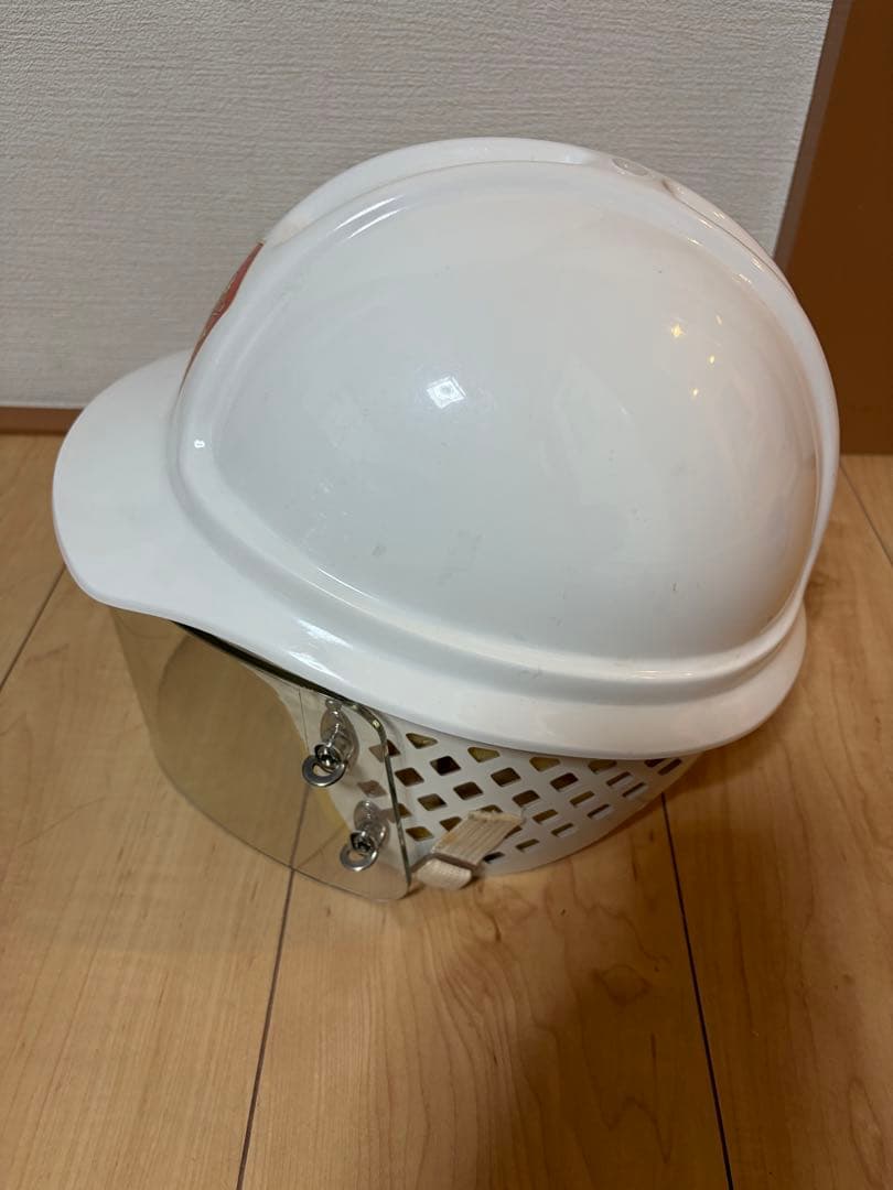 ヴィンテージ 白ヘルメット フェイスシールド付き バッジ装飾 コレクション用