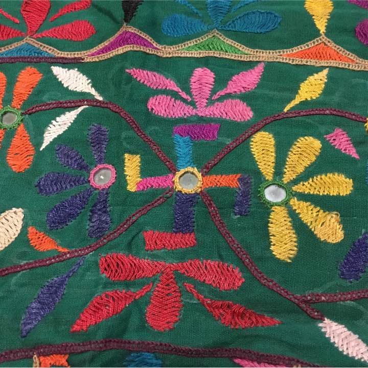 古布トレン クラジャティ のれん