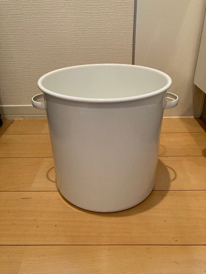 ホワイト 野田ホーロー　蓋付きストッカー 取っ手付き