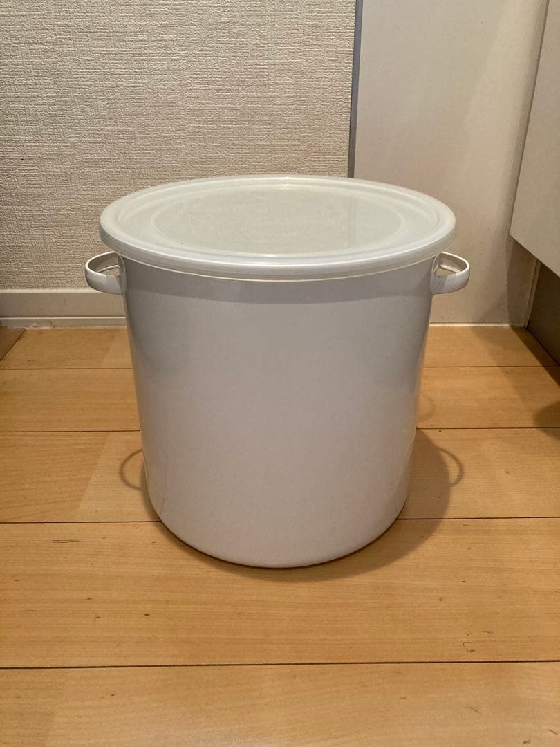 ホワイト 野田ホーロー　蓋付きストッカー 取っ手付き