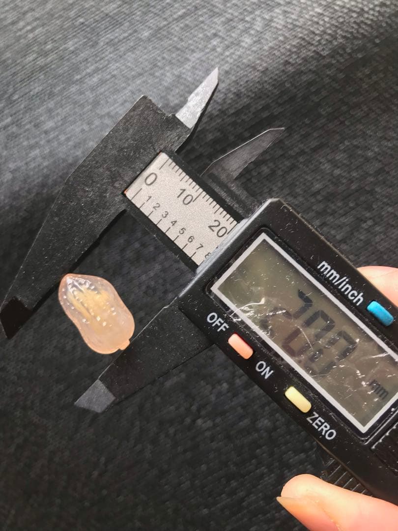 ゴビ石−1451 ゴビ瑪瑙　彫刻　『ピーナッツ、ラッカセイ』