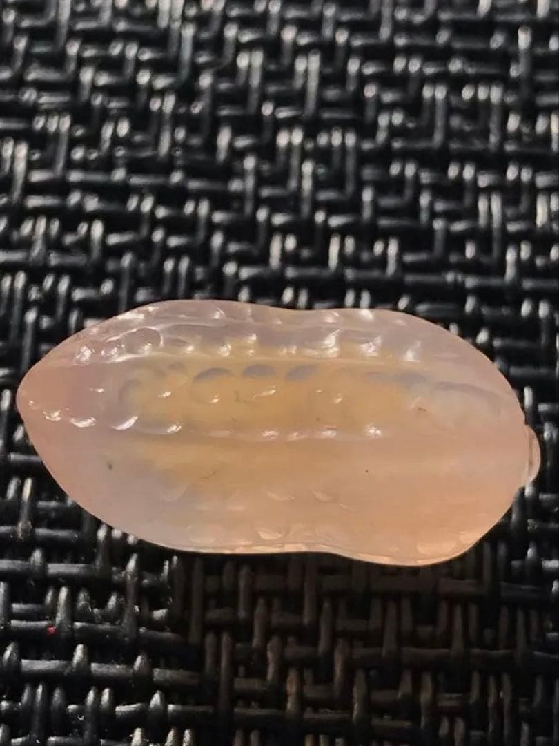 ゴビ石−1451 ゴビ瑪瑙　彫刻　『ピーナッツ、ラッカセイ』