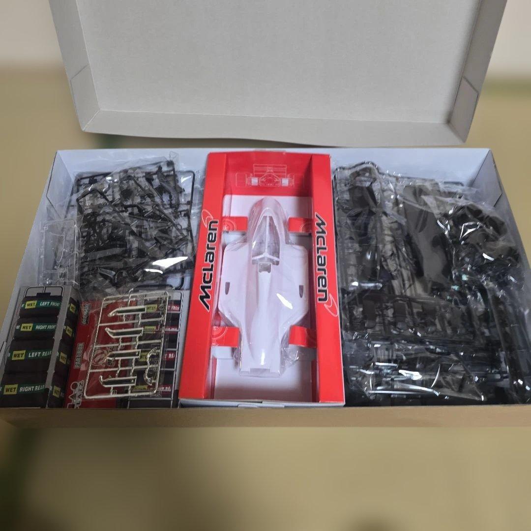 McLaren MP4/4 1/24 スケールモデルキット
