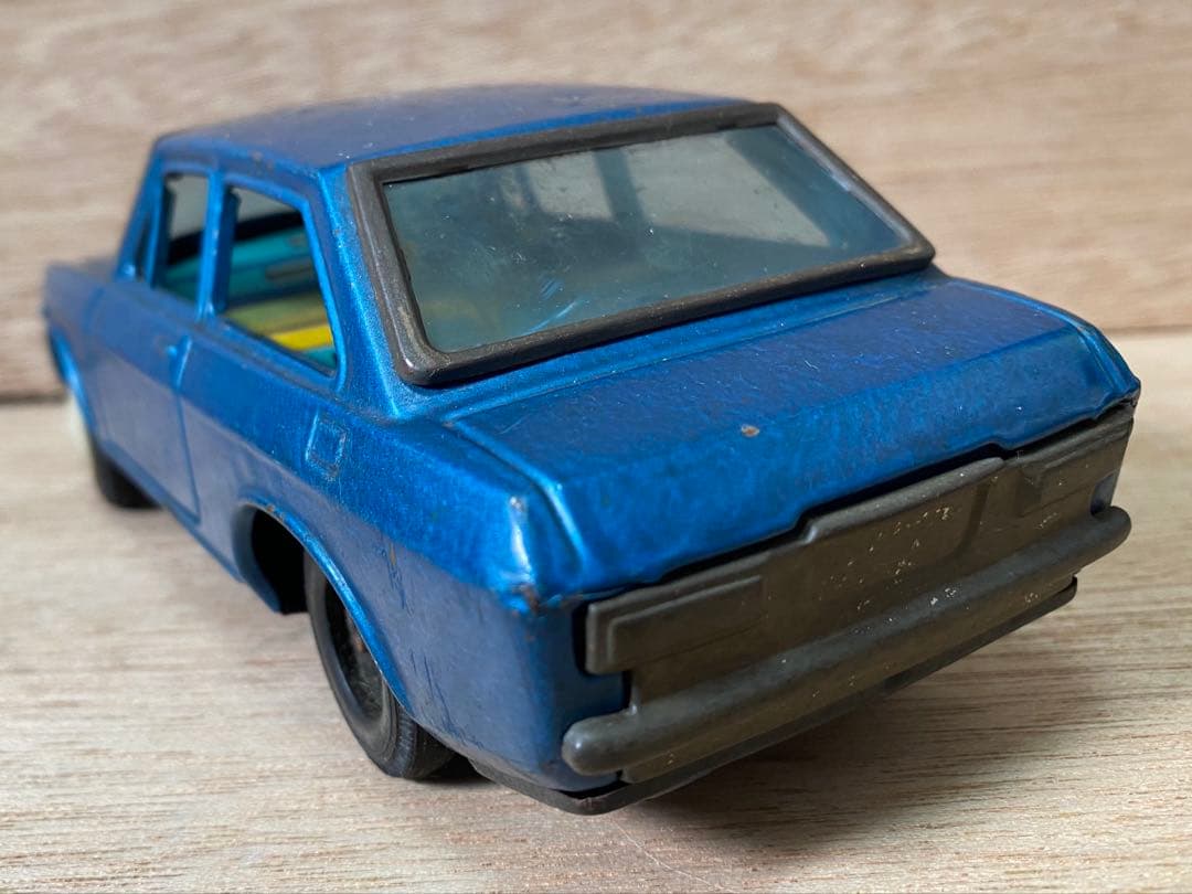 レア！　日本製　ブリキ製　ミニカー　日産　ダットサン サニー 1000