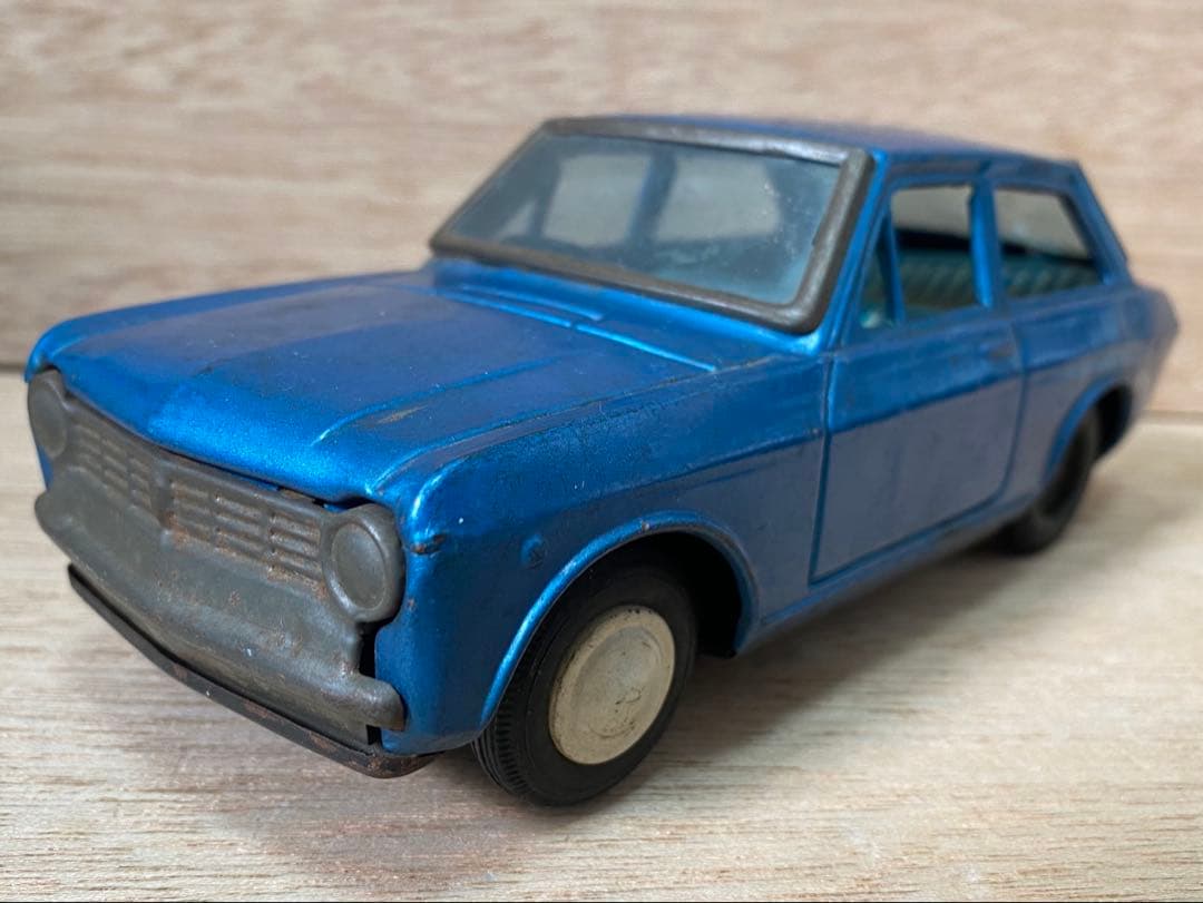 レア！　日本製　ブリキ製　ミニカー　日産　ダットサン サニー 1000