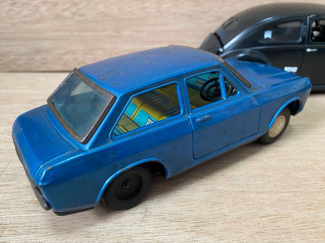 レア！　日本製　ブリキ製　ミニカー　日産　ダットサン サニー 1000