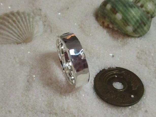 ★手作り★シルバー９５０槌目柄平打ちリング１８号