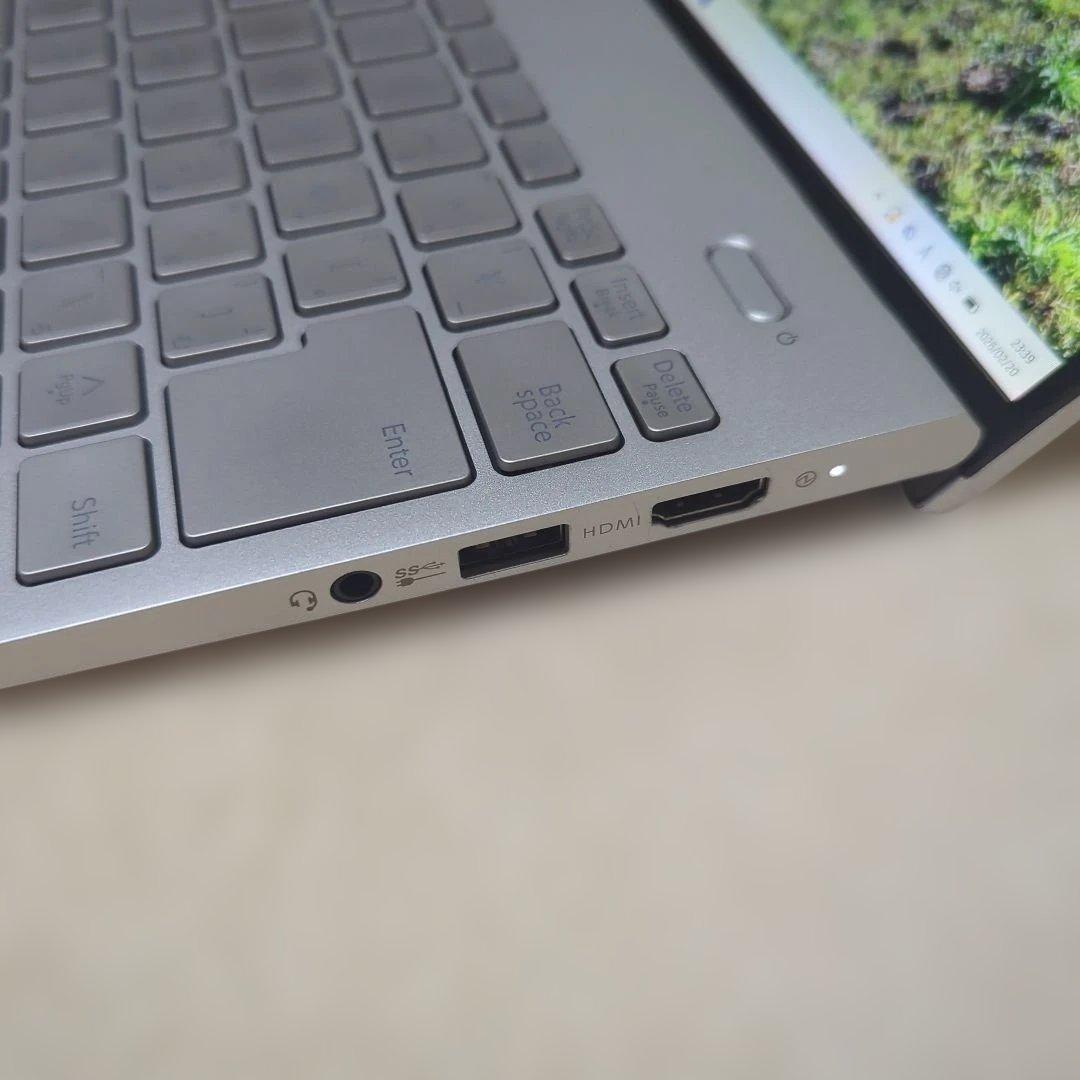 希少 超軽量 PC NEC NEXTREME Carbon XC750DAG