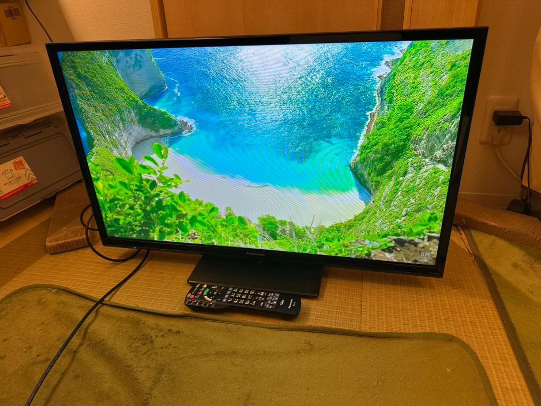 Panasonic　パナソニック 32型 テレビ TH-32J300HT 22年