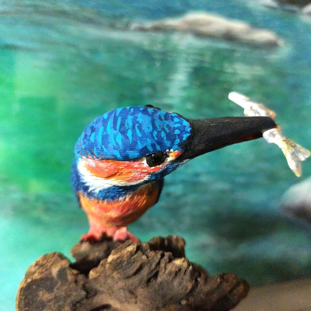 手彫りカワセミ　台座付き