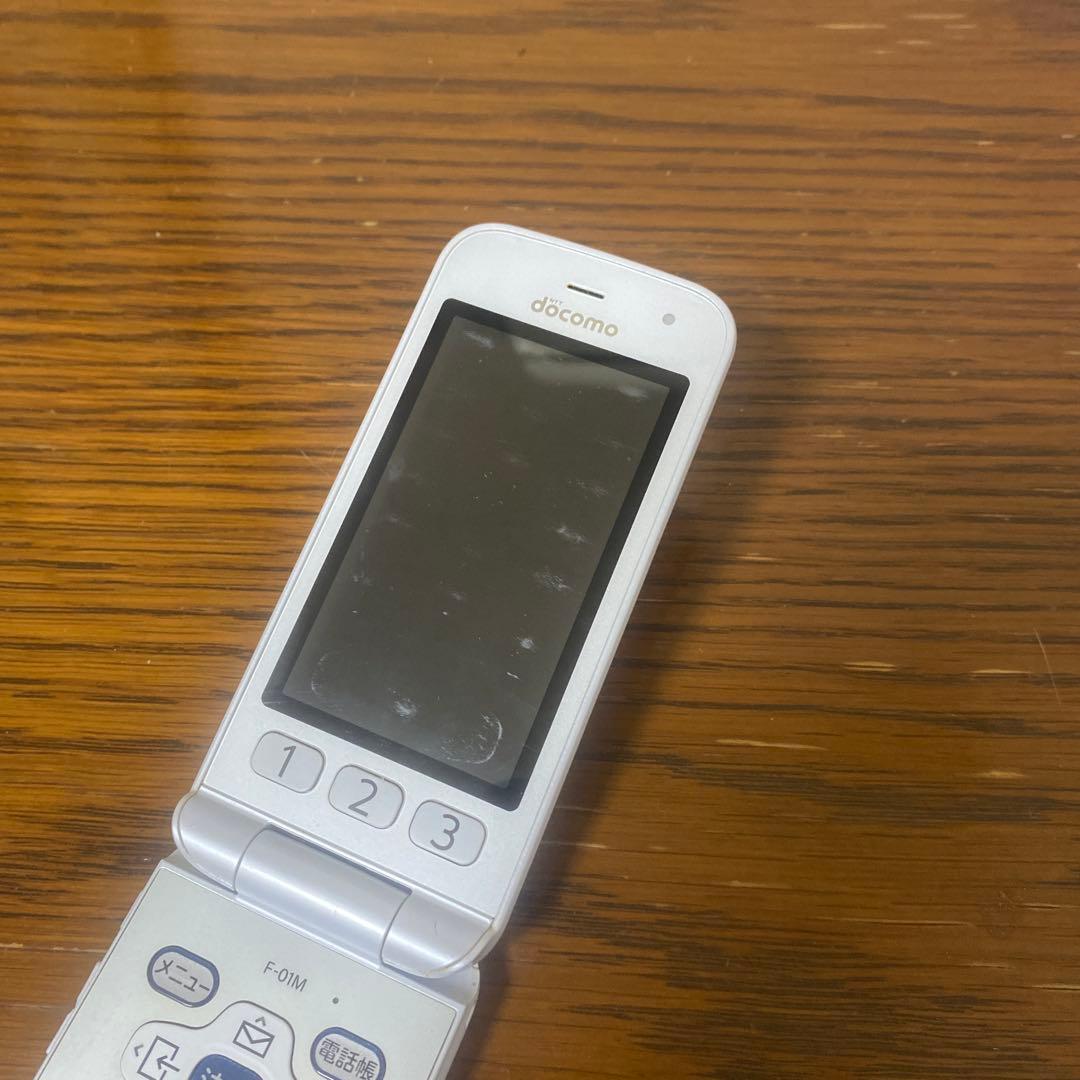f-01m 本体　携帯電話