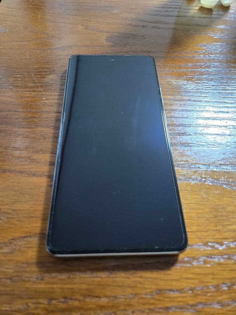 Xiaom i11T pro 背面にヒビあり