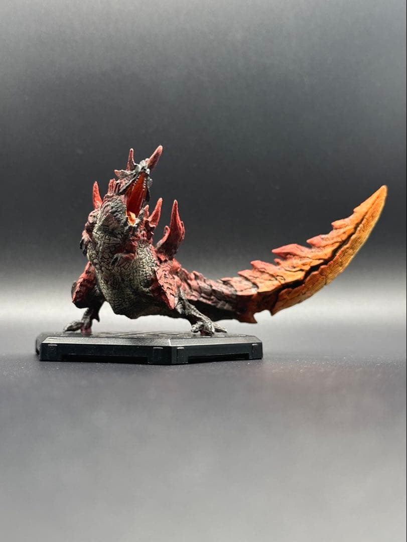 RKA　モンスターハンター　フィギュア　滅刃ディノバルド&青電主ライゼクス