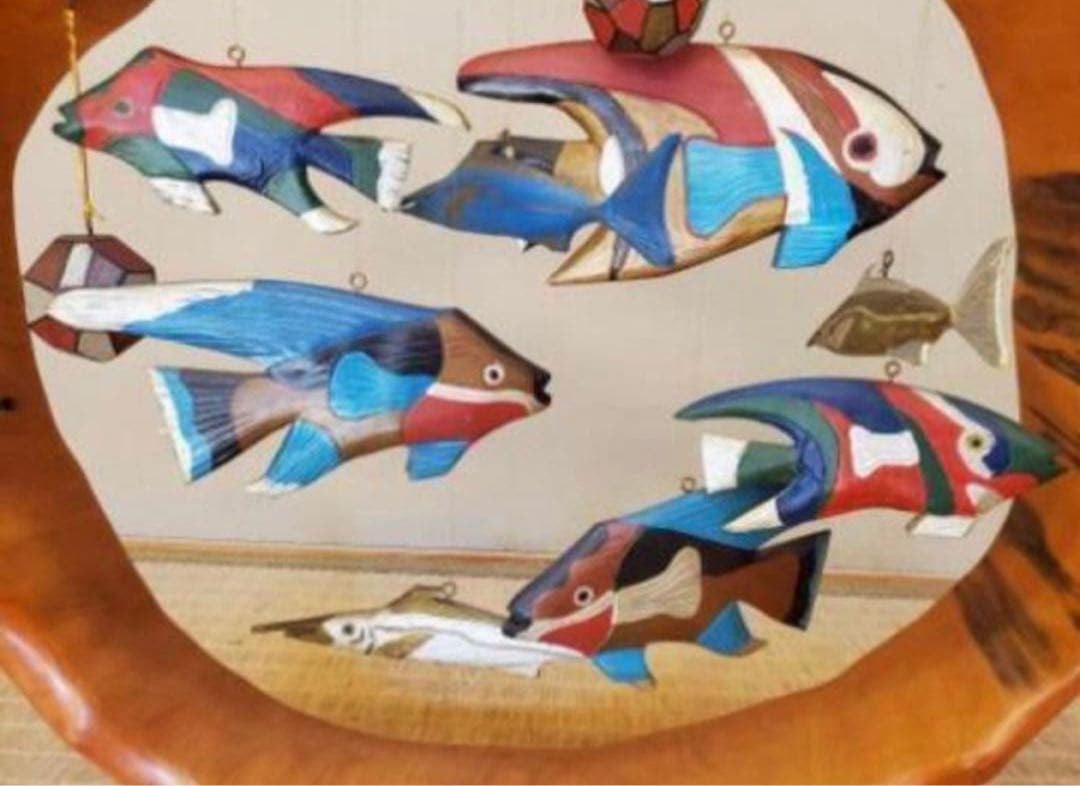 木製魚の立体オブジェ無垢材の手造り木工アート　壁掛け水族館　75センチ