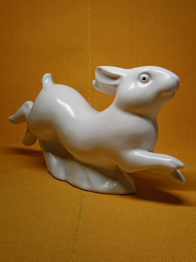 【美品】ウサギ　兎　白兎　陶器　置物　インテリア　工芸品　美術品　A1683