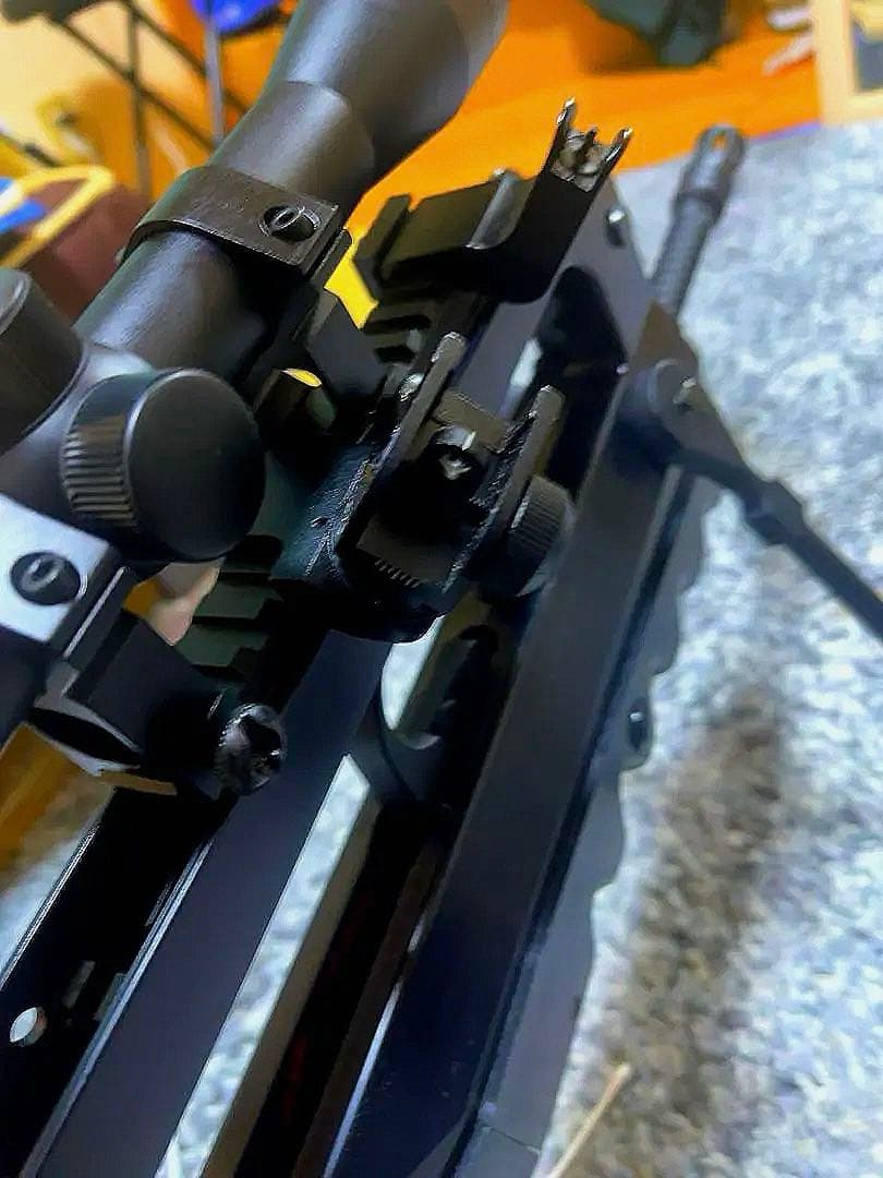 東京マルイ　ファマス　電動ガン　45度オフセットサイト、スコープ付き m870