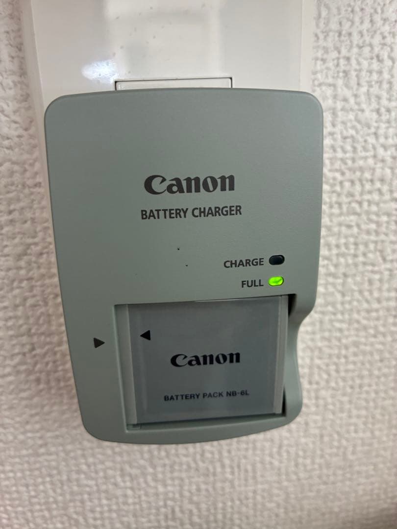 ^_^【美品】Canon IXY 200F コンパクトデジタルカメラ