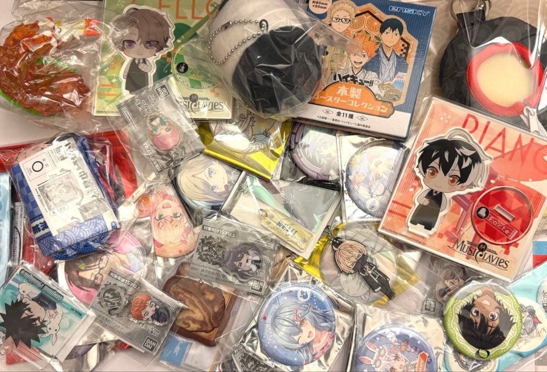 【未使用品】アニメグッズ まとめ売り ノンジャンル 100サイズ 大量