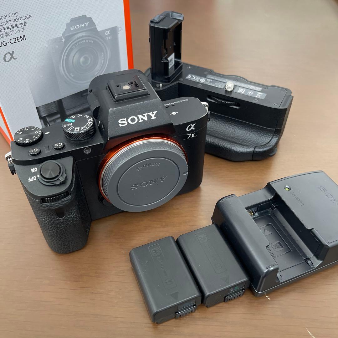 本体小傷程度　SONY α7 II 純正グリップ付き