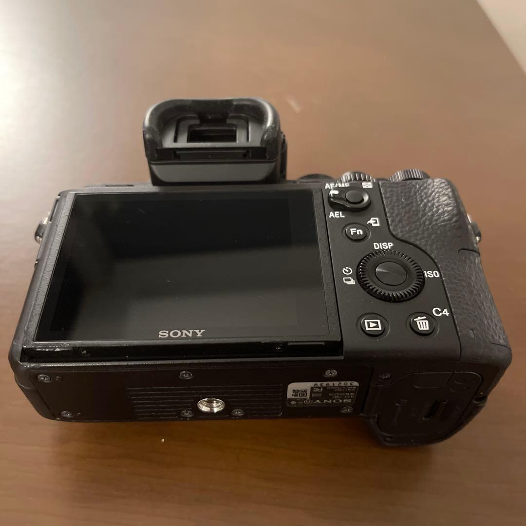 本体小傷程度　SONY α7 II 純正グリップ付き