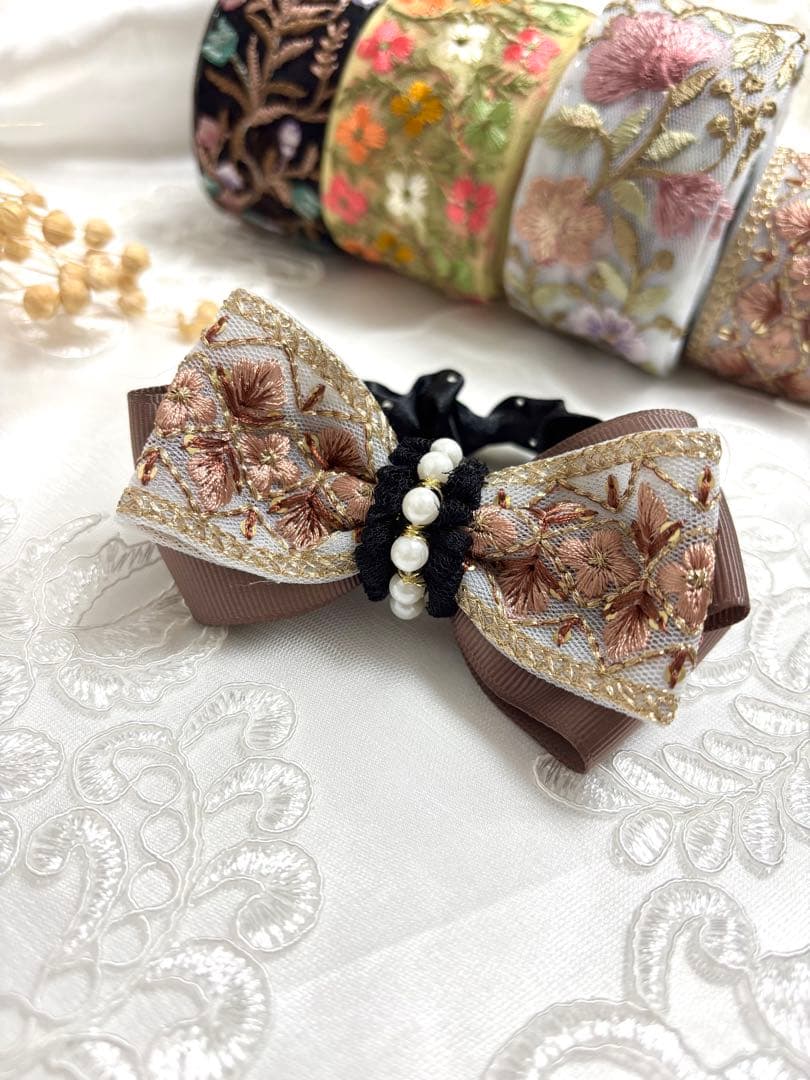 2783インド刺繍リボン☆ハンドメイド ヘアゴム 小シュシュ仕上げ