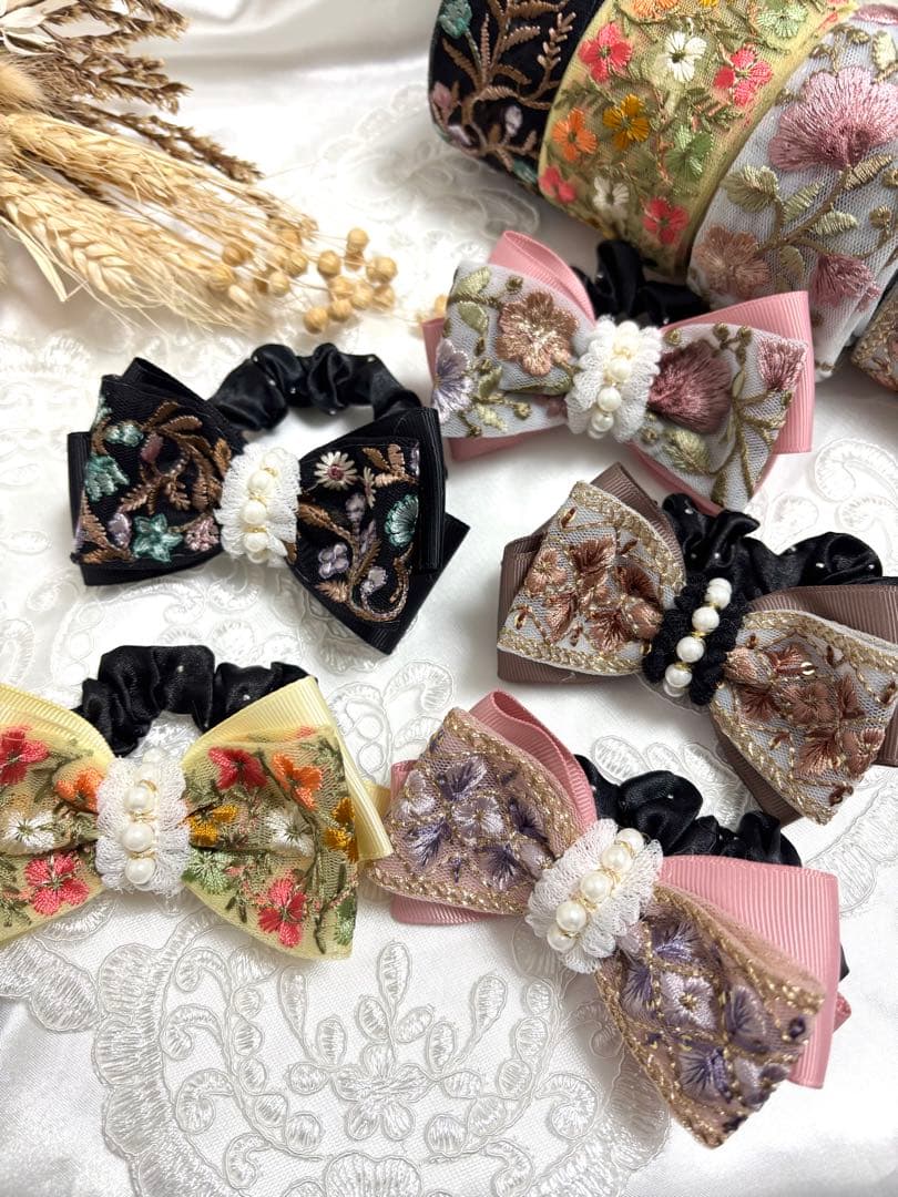 2783インド刺繍リボン☆ハンドメイド ヘアゴム 小シュシュ仕上げ