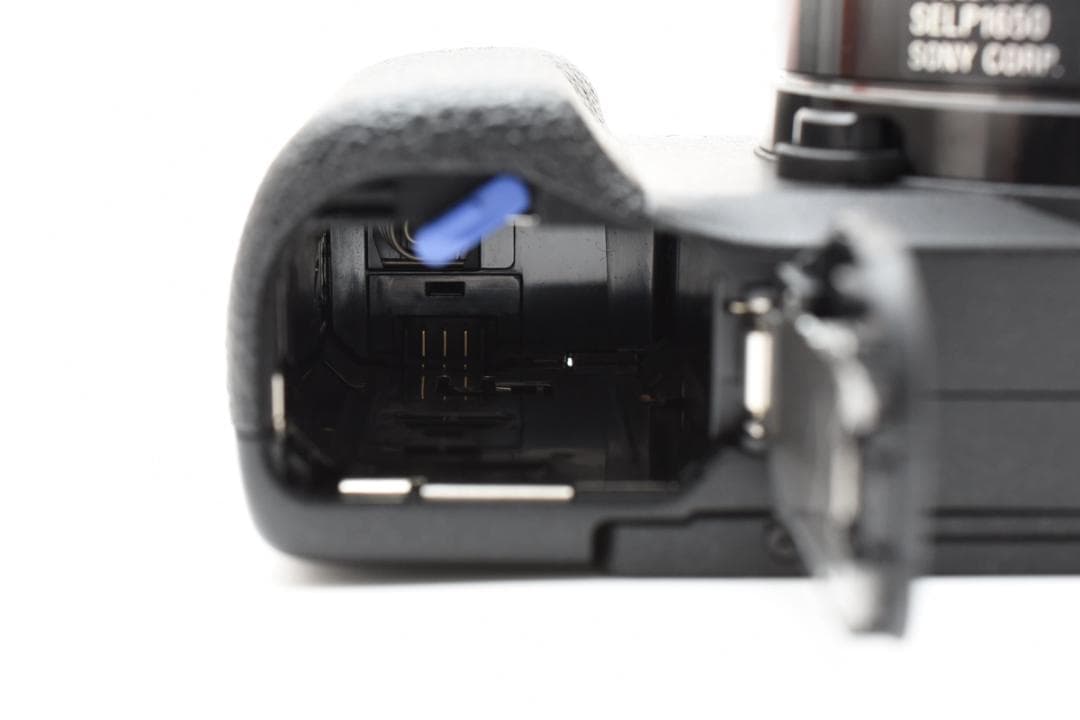 ショット数1256回■美品■ SONY α5100 標準レンズキット