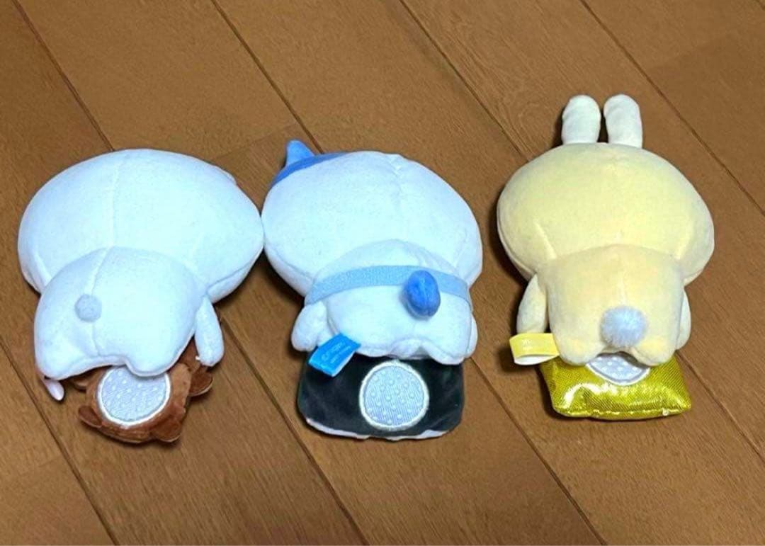 【激レア品】ちいかわ　デスクトップから見守るひっかけぬいぐるみ　初期