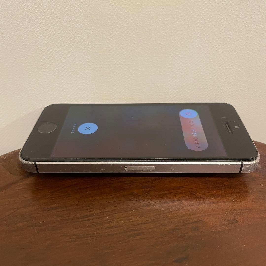 Apple iPhone SE 初代　SIMフリー　64GB