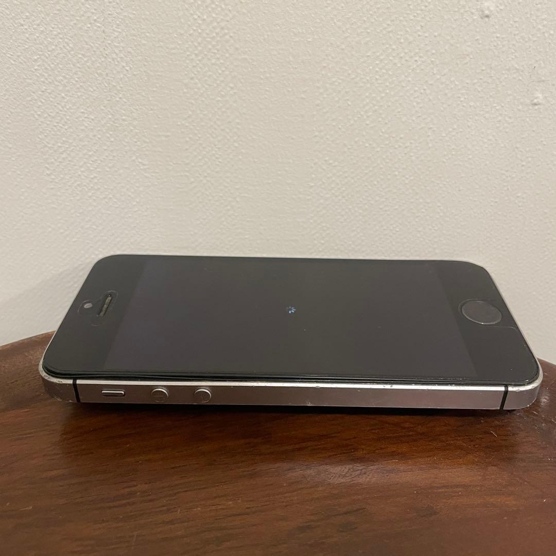 Apple iPhone SE 初代　SIMフリー　64GB