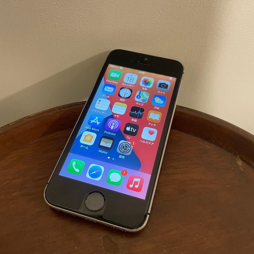 Apple iPhone SE 初代　SIMフリー　64GB