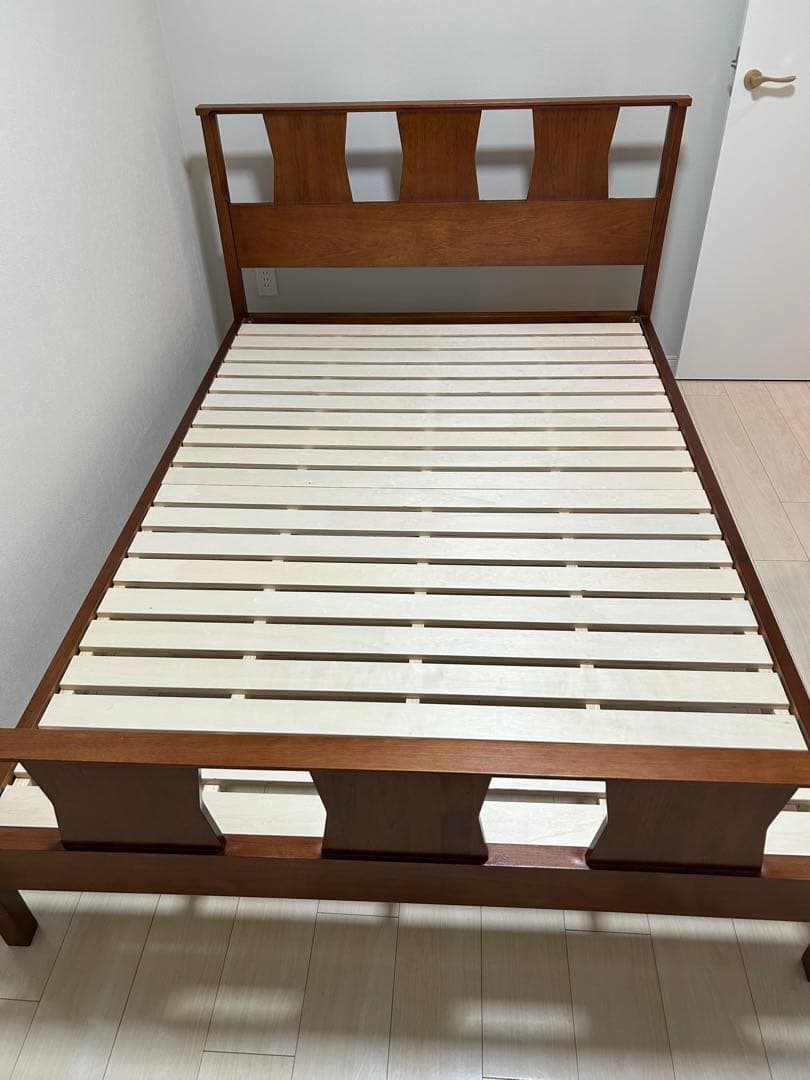 BROOKS BEDダブルサイズ ACME Furniture 使用1年程度