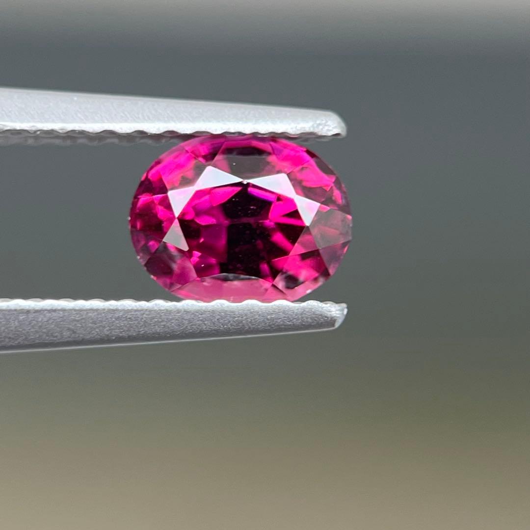 スリランカ産非加熱天然ロードライトガーネットルース