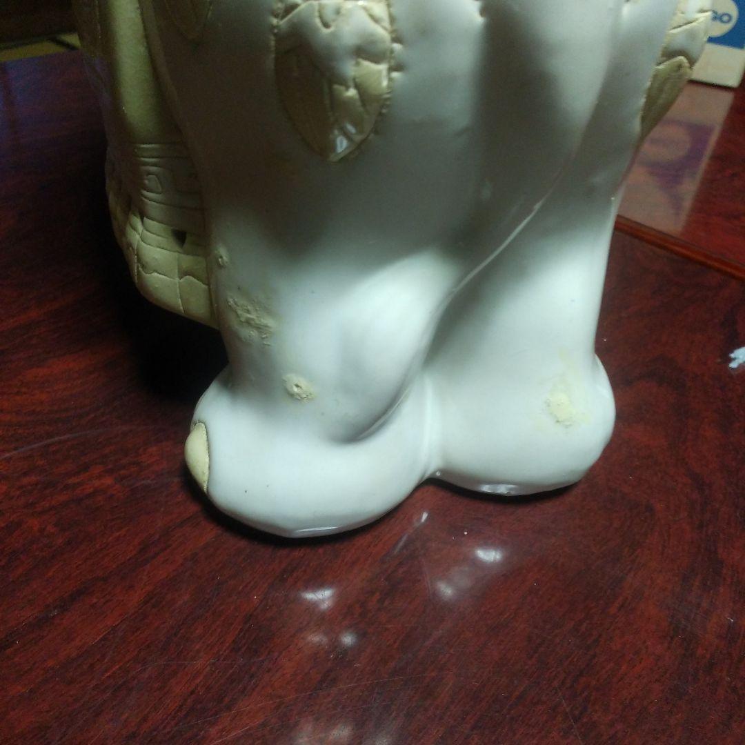 陶器製の象形 花台