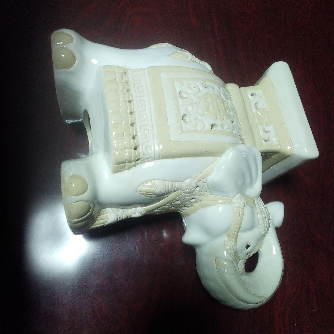 陶器製の象形 花台