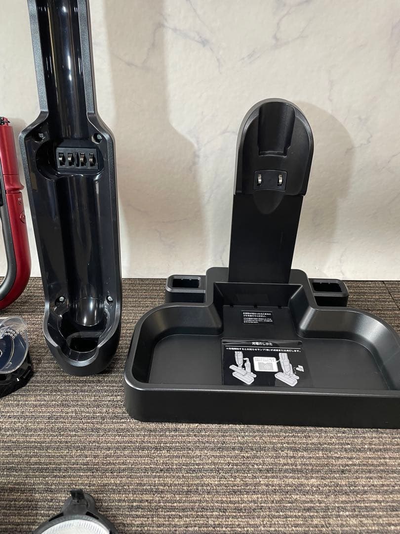 983 東芝 コードレススティッククリーナー 掃除機 充電式 取説付き 高年式