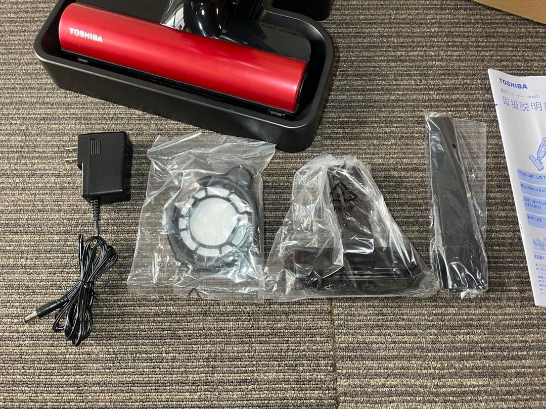 983 東芝 コードレススティッククリーナー 掃除機 充電式 取説付き 高年式