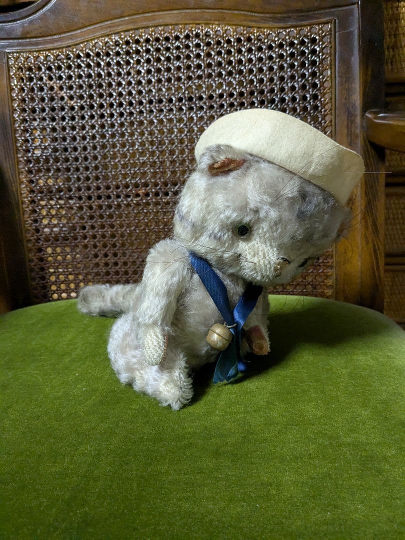 加藤日砂　切株のガーリィキャット