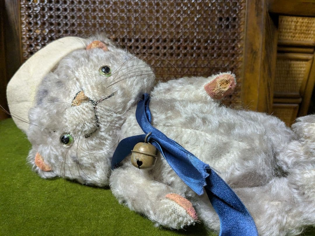 加藤日砂　切株のガーリィキャット