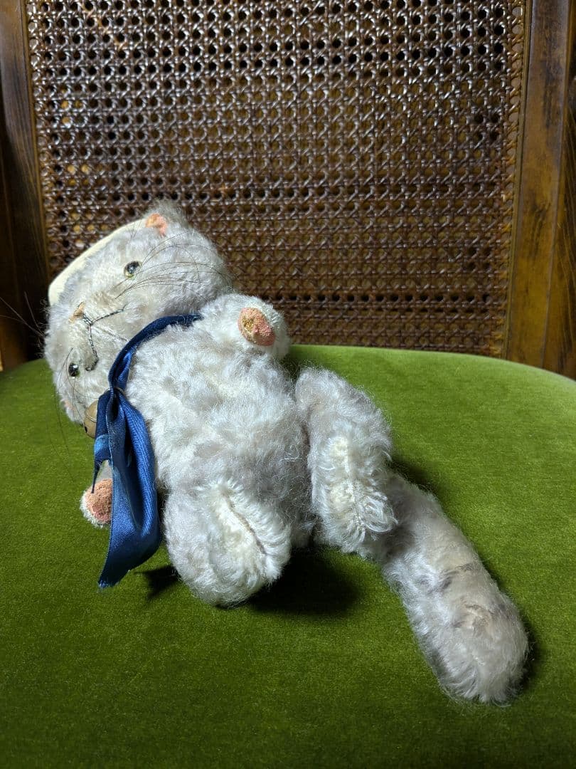 加藤日砂　切株のガーリィキャット